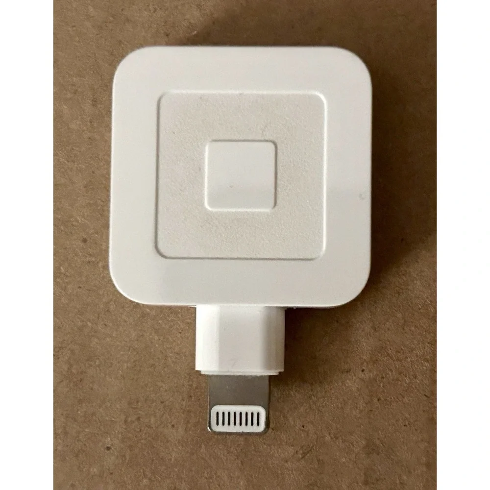 Square Reader for Magstripe Credit Card Scanner Lightning Connector iPad iPhone
